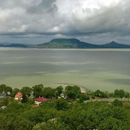 Lovely Apartment At Balatonfenyves Dış mekan fotoğraf